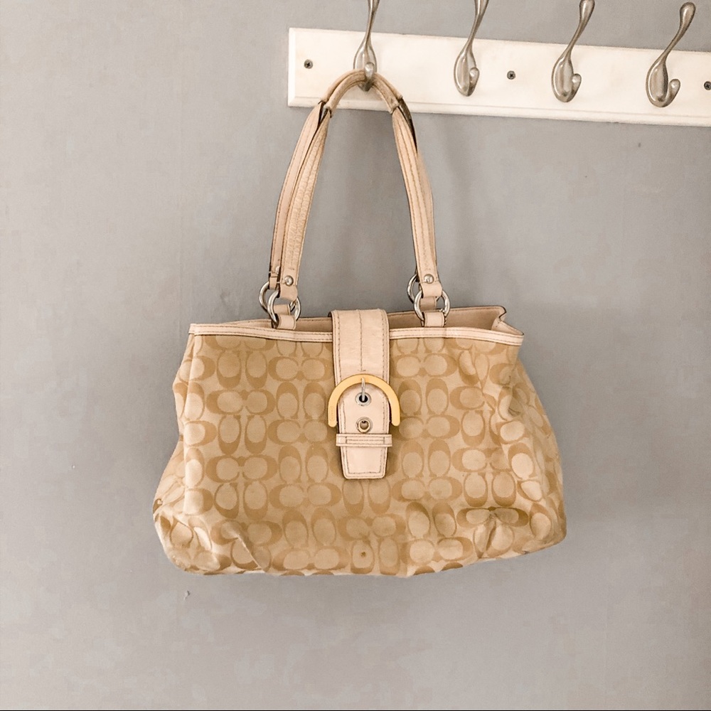 Coach Logo Shoulder Buckle Bag pink/tan